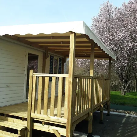 Camping Du Mouchet La Chapelle-Viviers Exterior photo