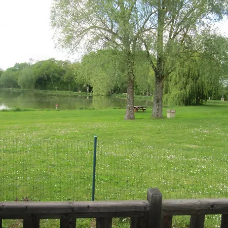 Camping Du Mouchet La Chapelle-Viviers Exterior photo